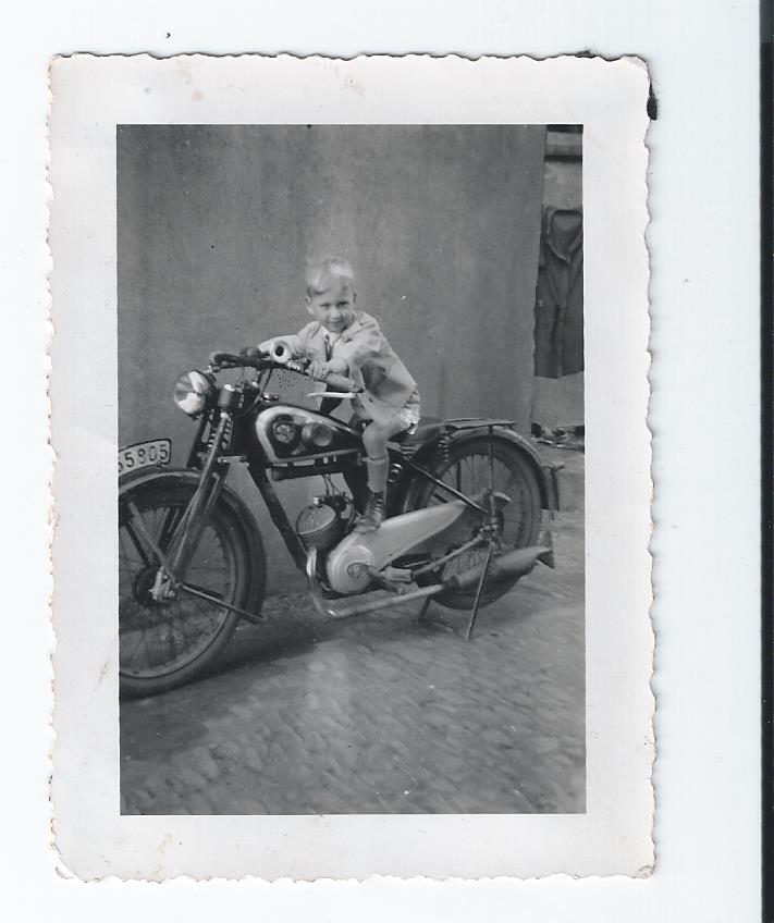 Foto NSU Pony100 mit Junge